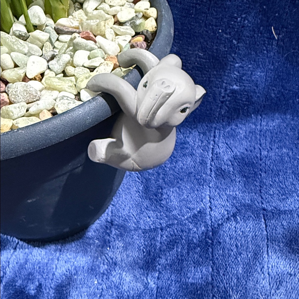 Gray Hanging Elephant Plant Pot Charm - Picture 2 of 4